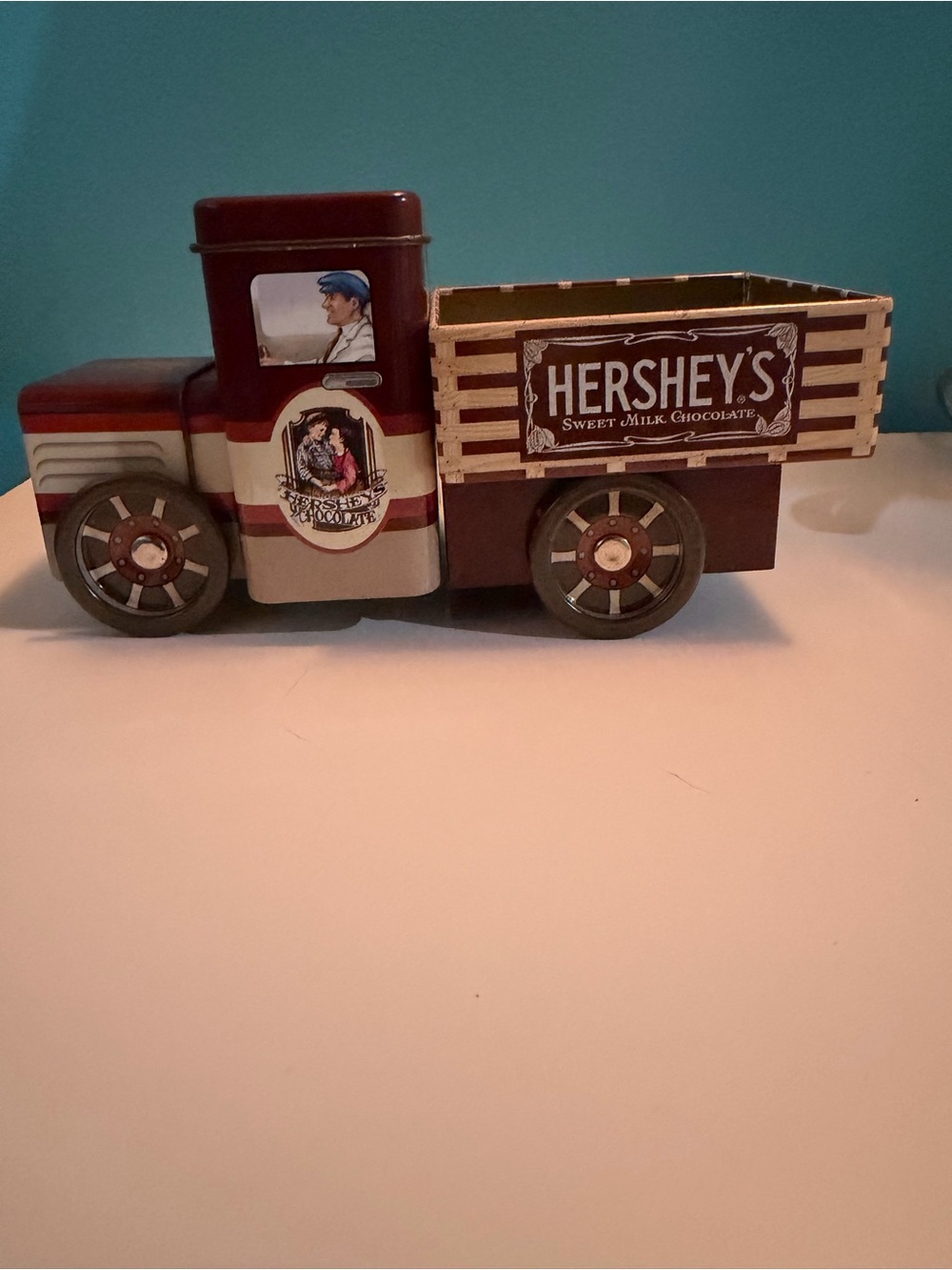 Hershey's Vintage Truck Tin - Brown & Cream